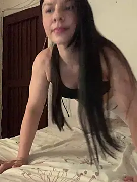 Estefani 32 online show from 04/21/26, 04:13