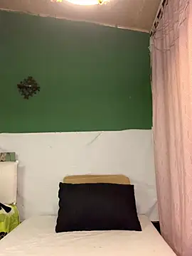 Estefani 32 online show from 02/11/26, 11:37