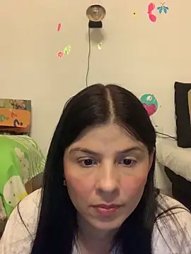 Estefani 32 online show from 05/01/26, 12:37