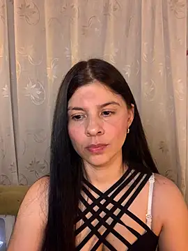 Estefani 32 online show from 05/22/26, 04:05