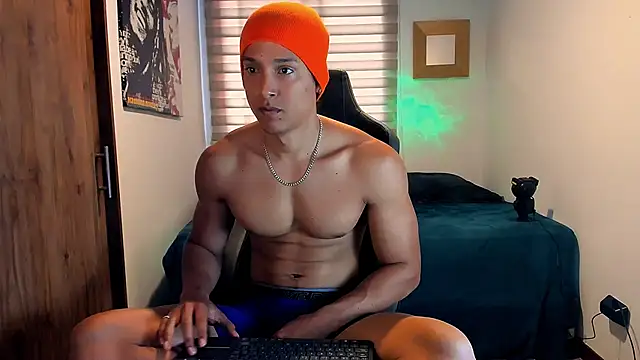 Snapshot of Liam_V chatting on 01/25/25, 01:41 Liam V online show from 01/25/25, 01:41