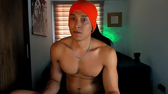 Snapshot of Liam_V chatting on 01/25/25, 04:46 Liam V online show from 01/25/25, 04:46