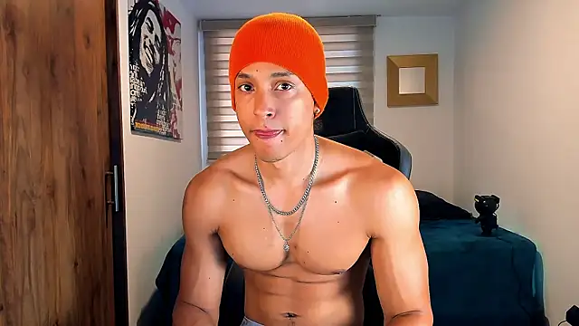 Snapshot of Liam_V chatting on 01/30/25, 01:42 Liam V online show from 01/30/25, 01:42