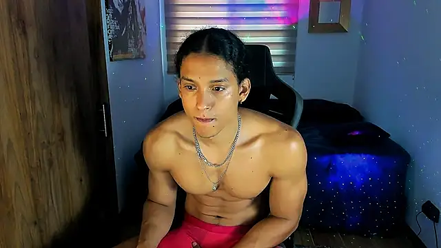 Snapshot of Liam_V chatting on 02/13/25, 12:43 Liam V online show from 02/13/25, 12:43