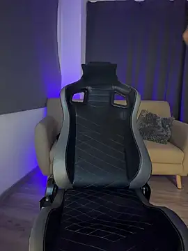 Liam V online show from 04/15/26, 04:07