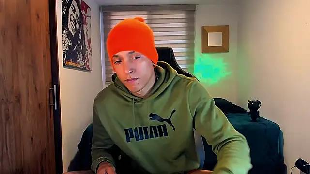 Snapshot of Liam_V chatting on 01/29/25, 12:35 Liam V online show from 01/29/25, 12:35