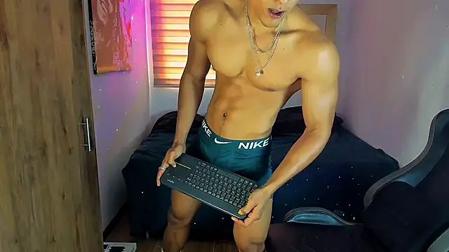 Snapshot of Liam_V chatting on 02/15/25, 01:16 Liam V online show from 02/15/25, 01:16