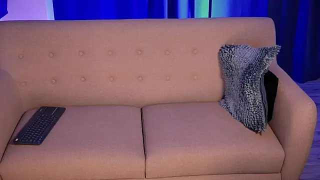 Snapshot of Liam_V chatting on 09/30/25, 02:39 Liam V online show from 09/30/25, 02:39