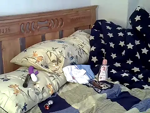 Snapshot of purplescarlet chatting on 01/12/26, 01:40 purplescarlet online show from 01/12/26, 01:40