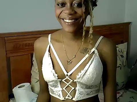 Snapshot of purplescarlet chatting on 01/13/26, 05:39 purplescarlet online show from 01/13/26, 05:39