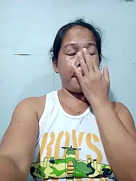 Snapshot of yummytitsxxx168 chatting on 02/13/26, 04:18 yummytitsxxx168 online show from 02/13/26, 04:18