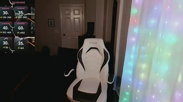 britteebee online show from 11/25/25, 09:09