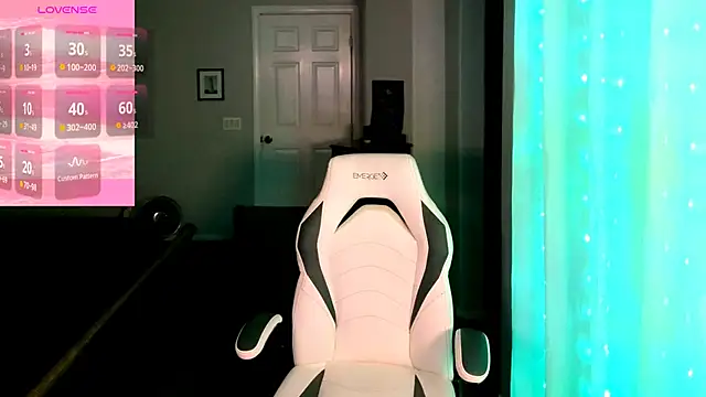 britteebee online show from 10/21/25, 09:41