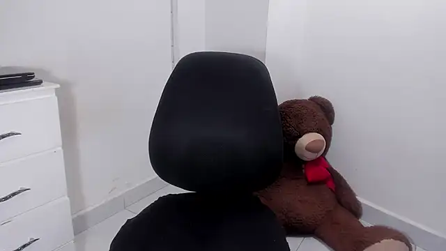 Snapshot of Lu_doll chatting on 02/13/26, 09:20 Lu doll online show from 02/13/26, 09:20