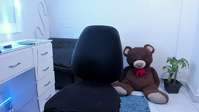 Lu doll online show from 05/11/26, 08:49