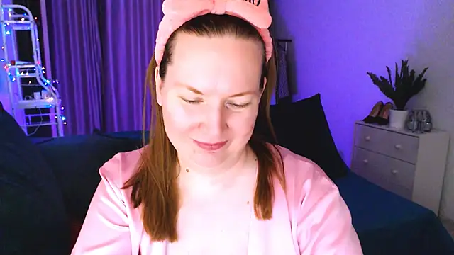 GoddessLara online show from 01/31/25, 02:04