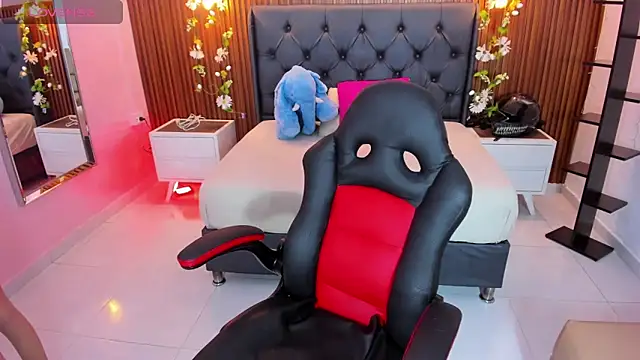 AMELIELEONE online show from 03/28/26, 12:17