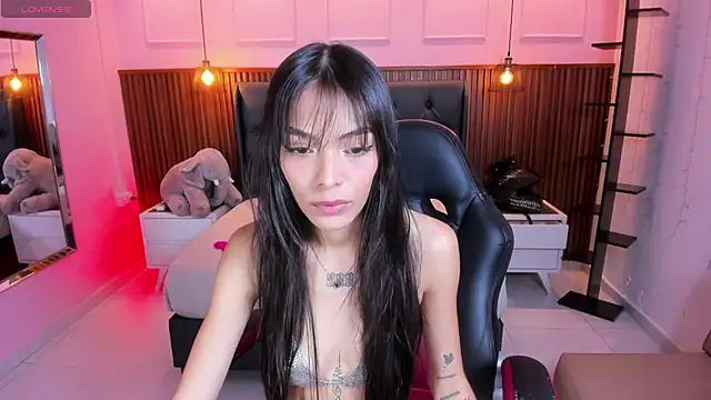 AMELIELEONE online show from 11/10/25, 12:32