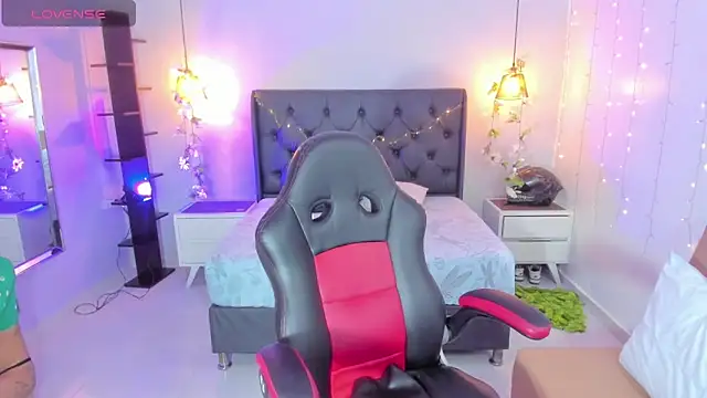 AMELIELEONE online show from 03/17/25, 12:25