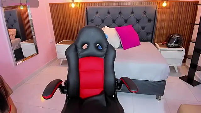 AMELIELEONE online show from 03/24/26, 12:16