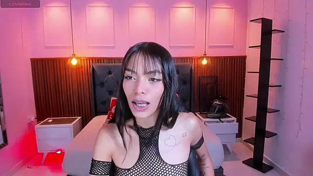 AMELIELEONE online show from 11/22/25, 12:15