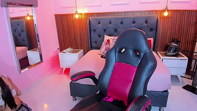 AMELIELEONE online show from 11/29/25, 12:27