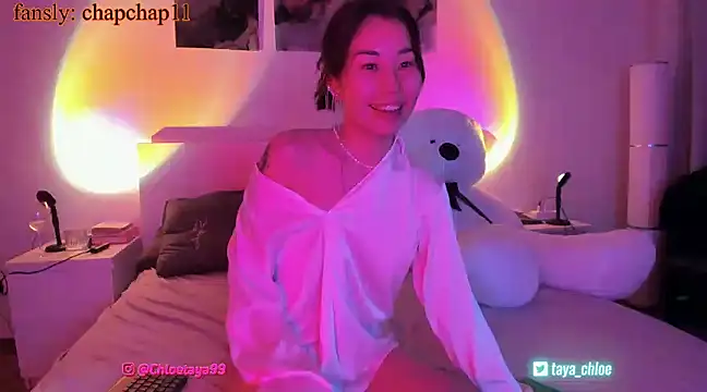 Snapshot of ChloeTayaa chatting on 01/26/25, 05:02 ChloeTayaa online show from 01/26/25, 05:02