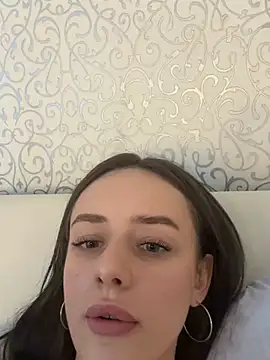 Snapshot of Lisaaan chatting on 02/04/25, 12:11 Lisaaan online show from 02/04/25, 12:11