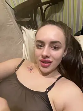 Lisaaan online show from 10/30/25, 02:36