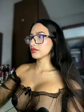 DulceLenns online show from 12/18/25, 07:50