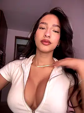 DulceLenns online show from 11/15/25, 06:23