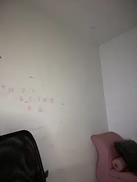 DulceLenns online show from 03/22/25, 06:36