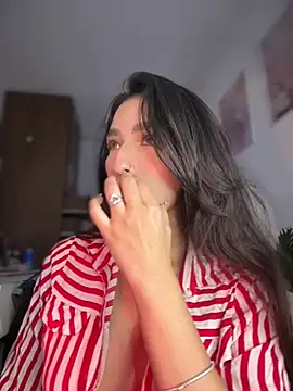 DulceLenns online show from 02/02/26, 05:56