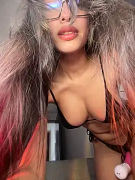 DulceLenns online show from 03/18/26, 06:42