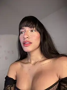 DulceLenns online show from 03/18/25, 07:55