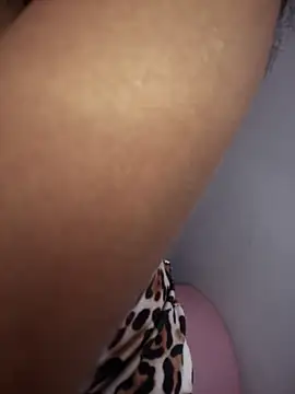 DulceLenns online show from 11/23/25, 06:29