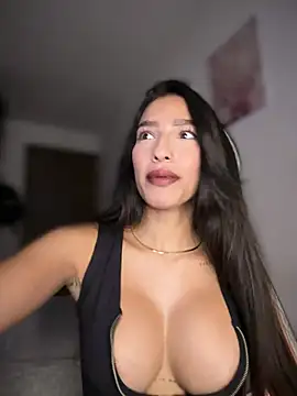 DulceLenns online show from 03/31/26, 07:16