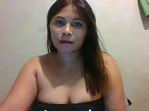 Snapshot of wildsexypinay33x chatting on 10/28/25, 12:48 wildsexypinay33x online show from 10/28/25, 12:48