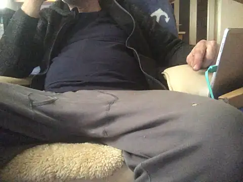 Snapshot of translove chatting on 01/18/25, 11:43 translove online show from 01/18/25, 11:43