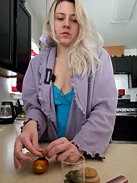 Snapshot of ScarletCallings420 chatting on 03/09/25, 07:26 ScarletCallings420 online show from 03/09/25, 07:26