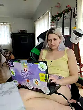 Snapshot of ScarletCallings420 chatting on 01/24/25, 09:58 ScarletCallings420 online show from 01/24/25, 09:58