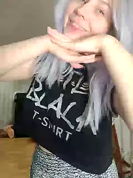 Snapshot of ScarletCallings420 chatting on 01/18/25, 08:41 ScarletCallings420 online show from 01/18/25, 08:41