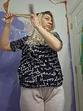 Snapshot of ScarletCallings420 chatting on 02/28/25, 03:04 ScarletCallings420 online show from 02/28/25, 03:04