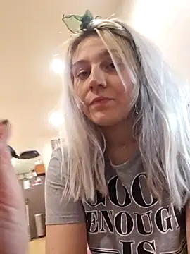 Snapshot of ScarletCallings420 chatting on 12/21/24, 05:36 ScarletCallings420 online show from 12/21/24, 05:36