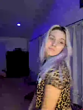 Snapshot of ScarletCallings420 chatting on 01/08/25, 08:38 ScarletCallings420 online show from 01/08/25, 08:38