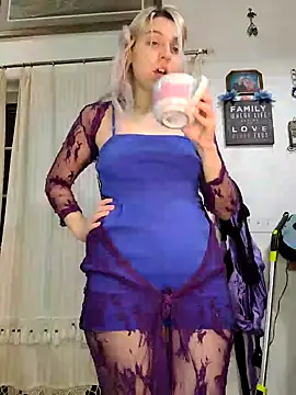 Snapshot of ScarletCallings420 chatting on 01/01/25, 02:09 ScarletCallings420 online show from 01/01/25, 02:09