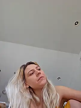 Snapshot of ScarletCallings420 chatting on 02/28/25, 10:50 ScarletCallings420 online show from 02/28/25, 10:50