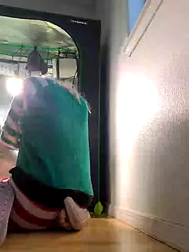 Snapshot of ScarletCallings420 chatting on 02/25/25, 05:51 ScarletCallings420 online show from 02/25/25, 05:51