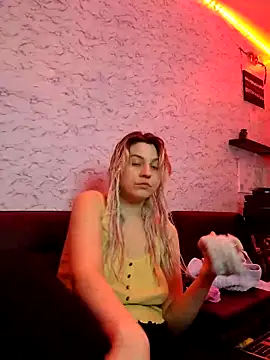 Snapshot of ScarletCallings420 chatting on 03/29/26, 12:29 ScarletCallings420 online show from 03/29/26, 12:29