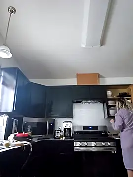 Snapshot of ScarletCallings420 chatting on 04/04/26, 04:24 ScarletCallings420 online show from 04/04/26, 04:24